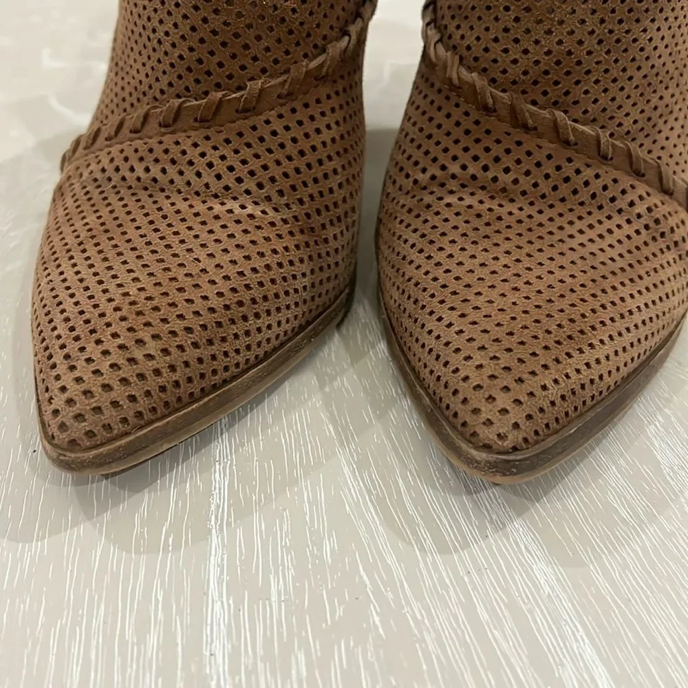 Vince Camuto Lamorna Seed Brown Asymmetrical Ankle Booties Boots 8